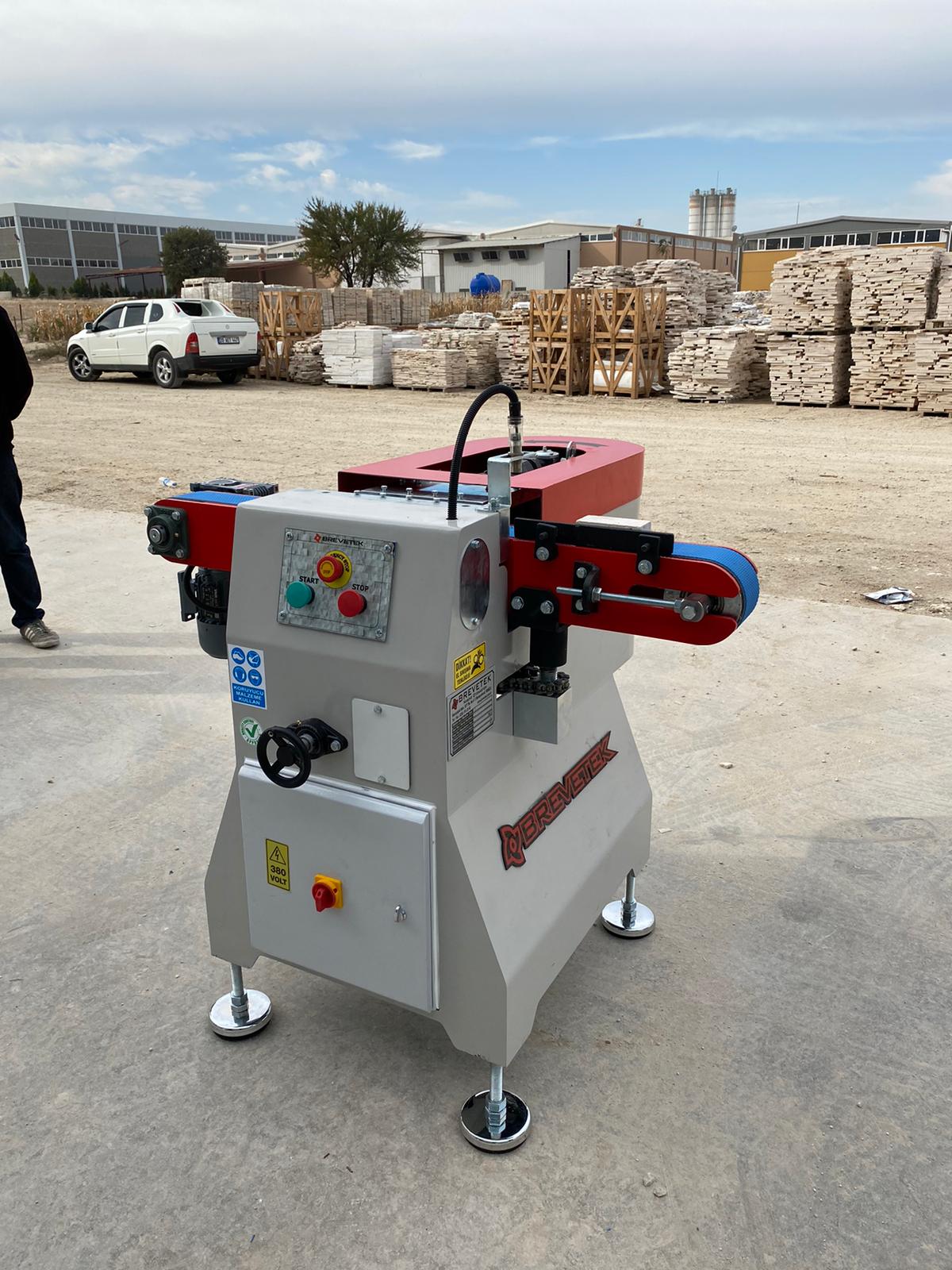 Horizontal Decorative Stone Splitting