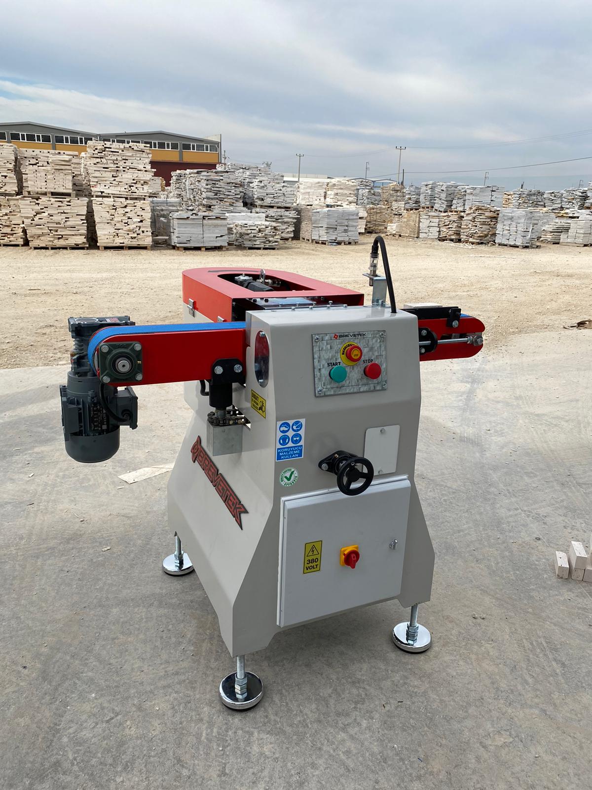 Horizontal Decorative Stone Splitting